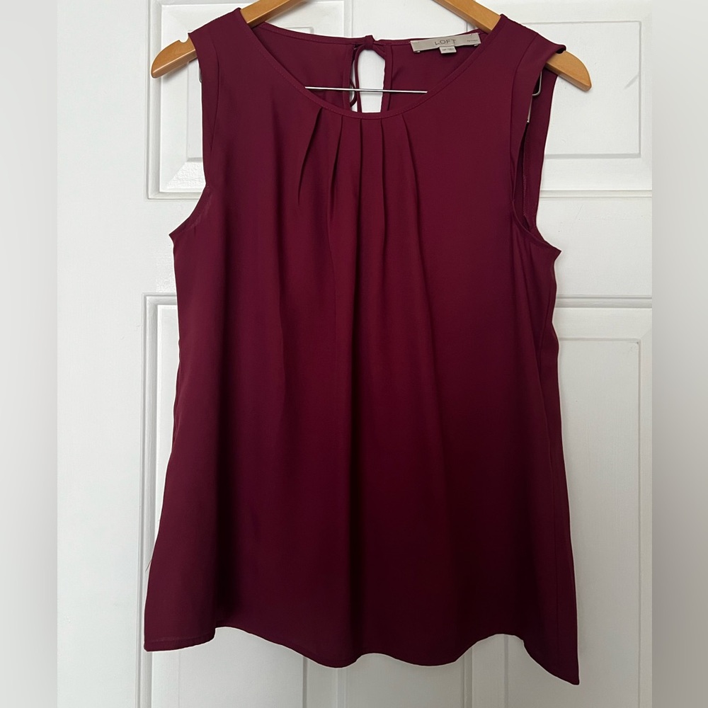 EUC - LOFT Elegant Sleeveless Burgundy Top Size MP (Ptp 19”)